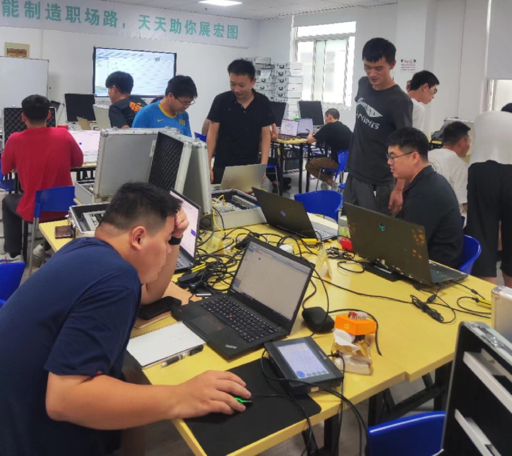 中大型PLC项目实训课①+工业机器人